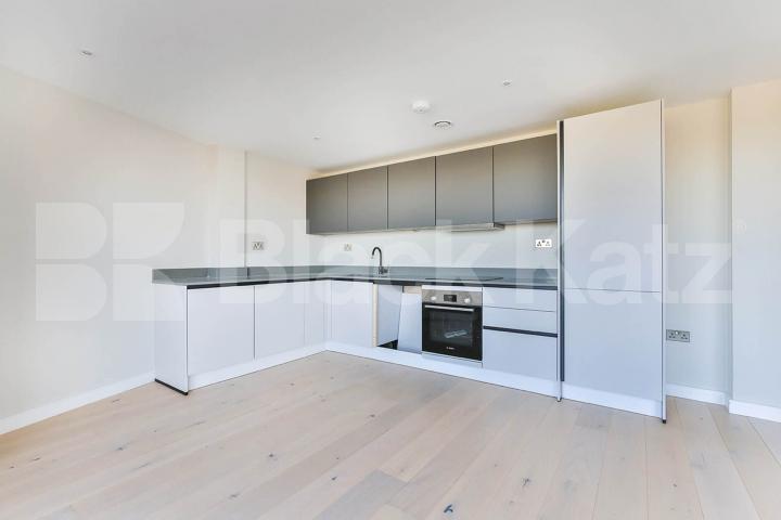 Spacious apartment with a private terrace and views of alexandra Palace  Tottenham Lane, Crouch End 